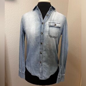 BDG Urban Outfitters Chambray Button Down Size XS